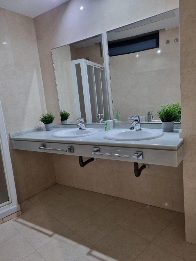 San Bernardo Family Apartment Seville Ngoại thất bức ảnh