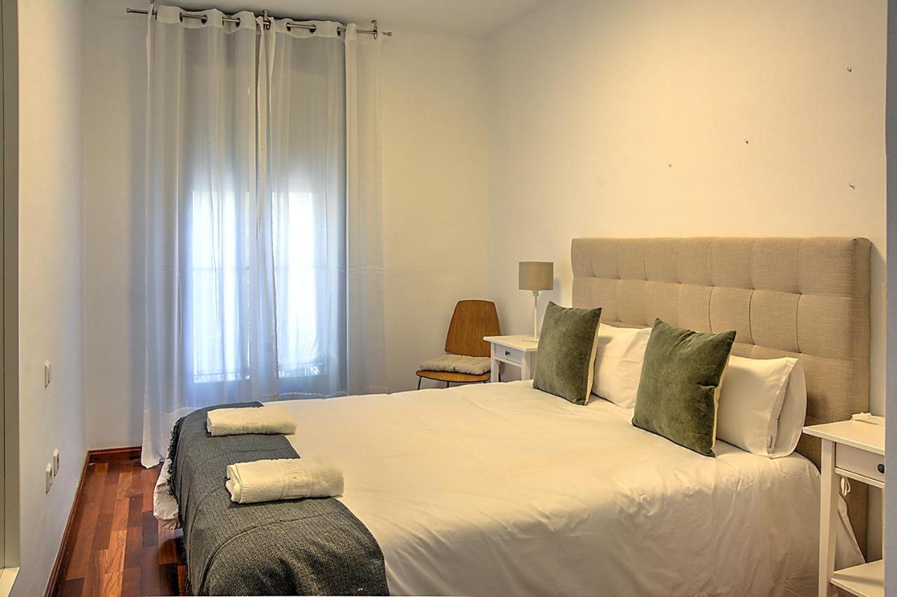 San Bernardo Family Apartment Seville Ngoại thất bức ảnh