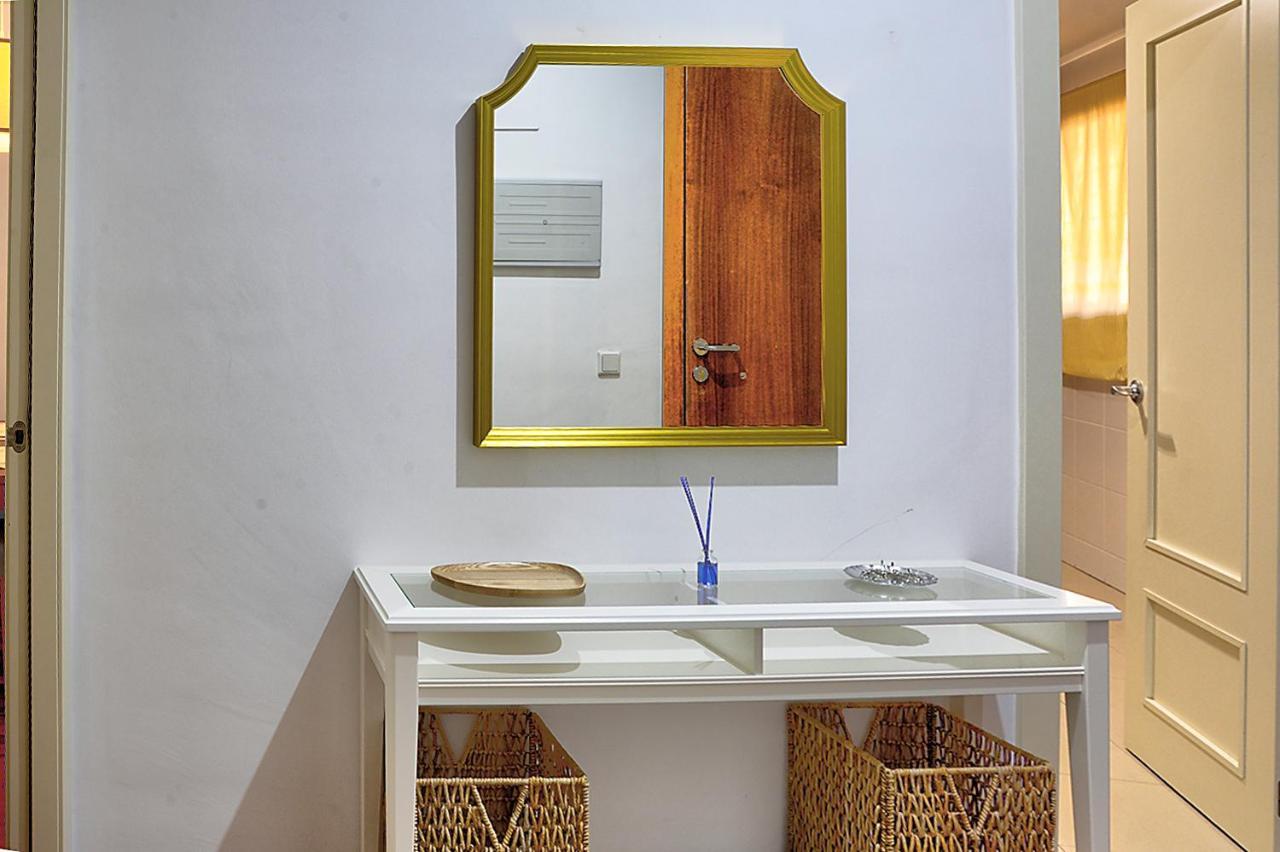 San Bernardo Family Apartment Seville Ngoại thất bức ảnh
